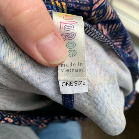 NWOT lularoe OS legging - Picture 3 of 4